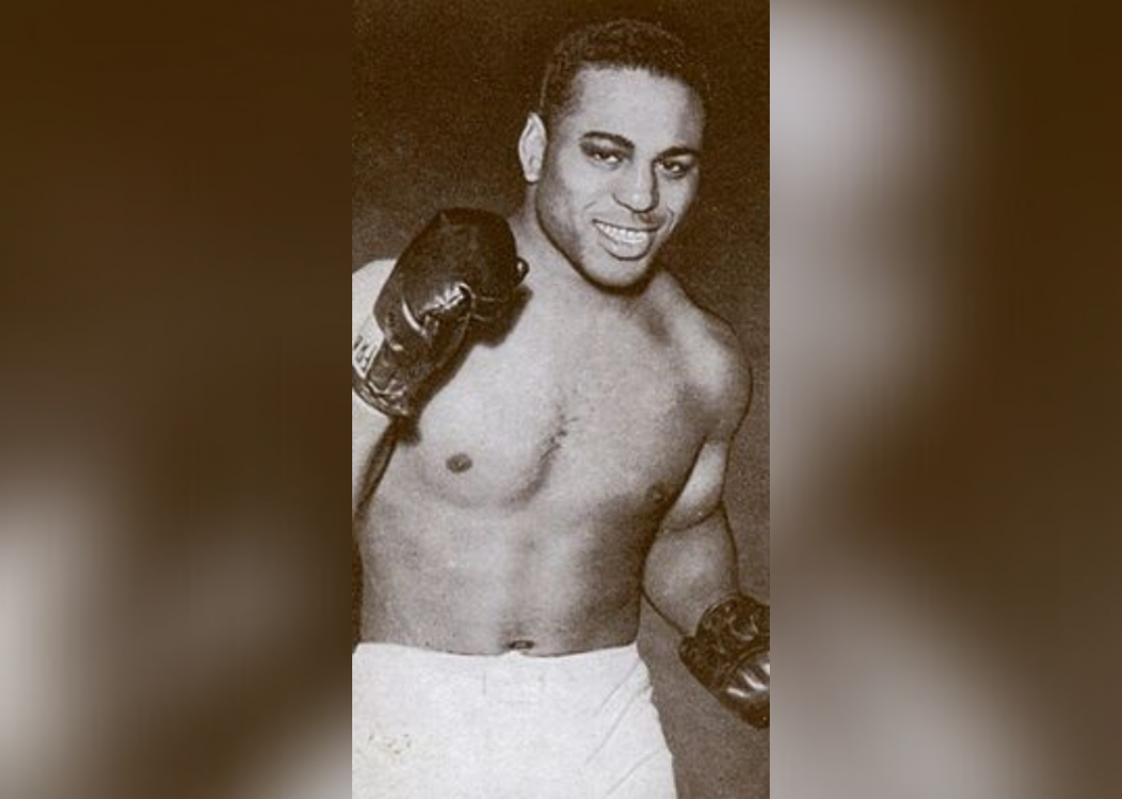 1935: John Henry Lewis earns a title